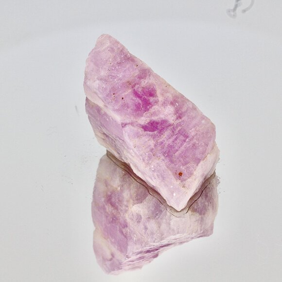 1.25oz UV ACTIVE Kunzite Nigeria Purple Lilac Raw Natural Rough Crystal Mineral - Picture 6 of 10